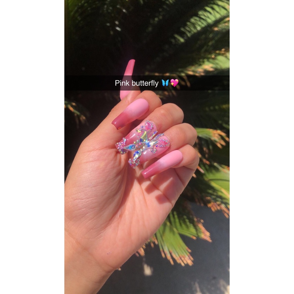 Press on nails
